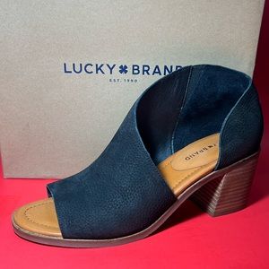 Lucky Brand Black Embossed Nubuck Shoe Size 10